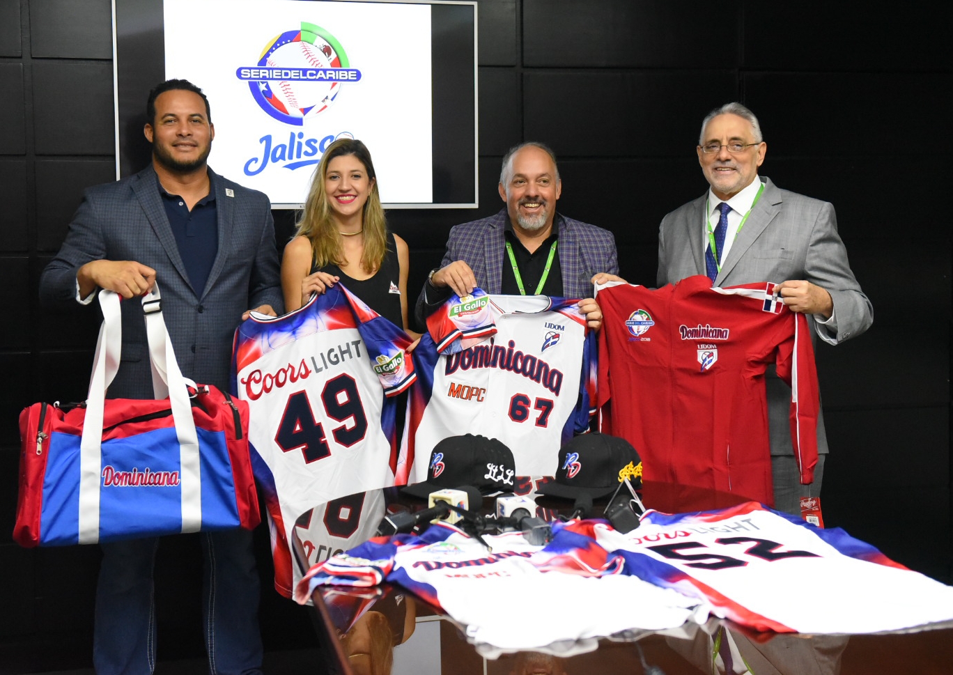 Manolitoenelplay Lidom presenta uniformes para la Serie del Caribe