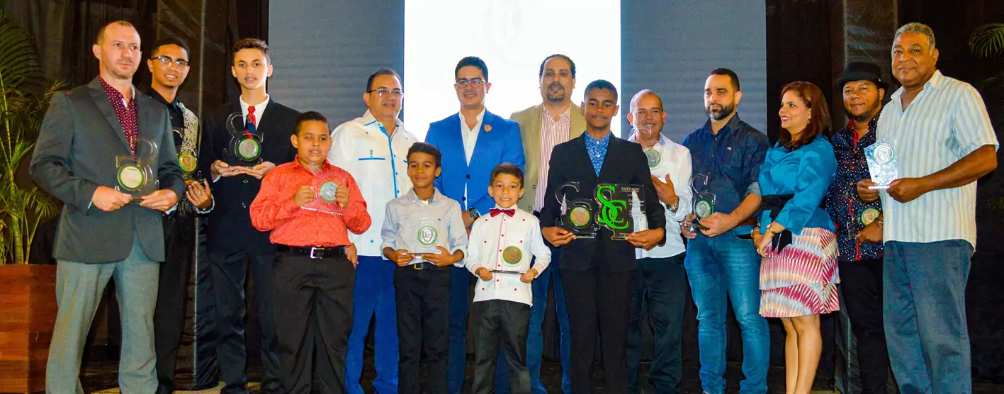 Manolitoenelplay:: Santiago Country Club realiza premiación anual a sus  mejores atletas