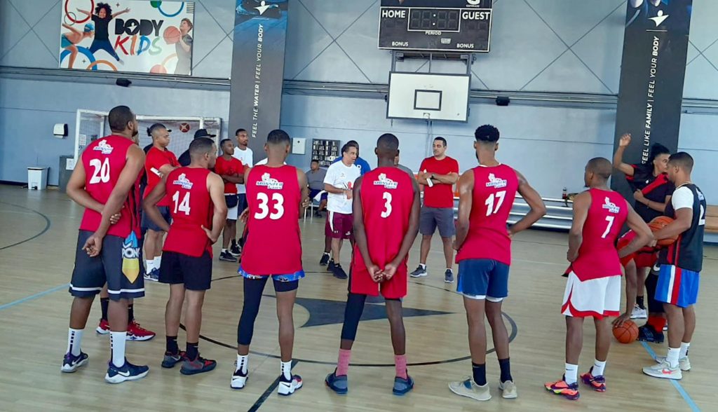 Manolitoenelplay:: Leones de Santo Domingo inician entrenamientos