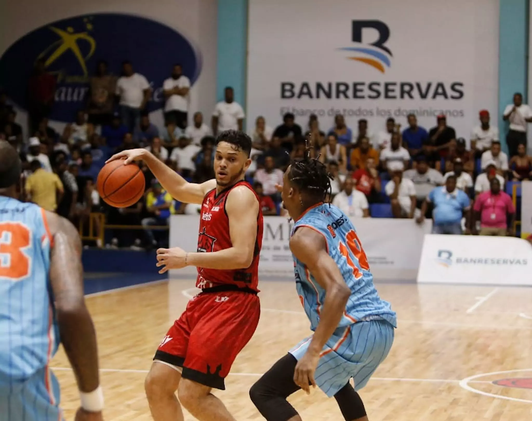 Manolitoenelplay:: Leones de Santo Domingo se anotan primer triunfo de la  semifinal ante Titanes del Distrito Nacional