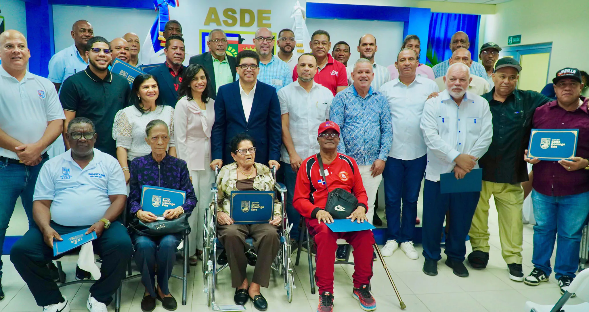 Alcalde Dío Astacio reconoce a dirigentes deportivos de Santo Domingo Este