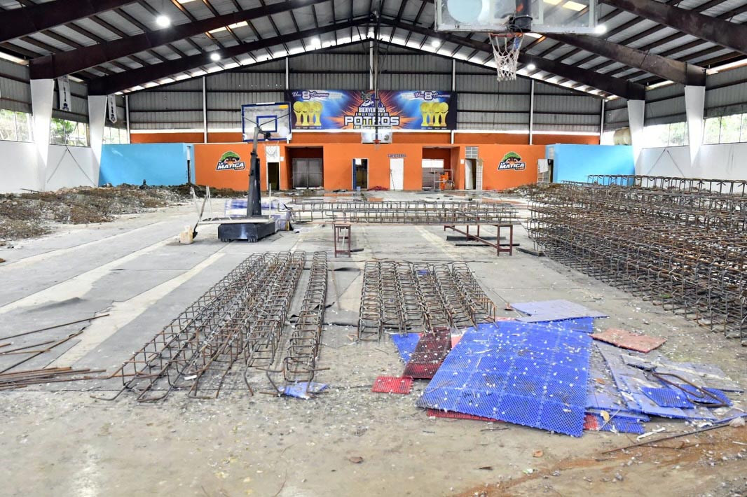Club Matica Manolitoenelplay:: Ministro Kelvin Cruz inicia reconstrucción del Club ...